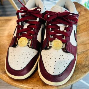 Nike Dunk Low Sneakers